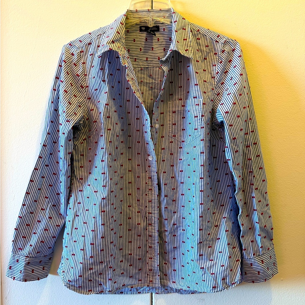 GAP Women’s Size S Blue and Red Striped Button Down Shirt Bow Textured Pattern